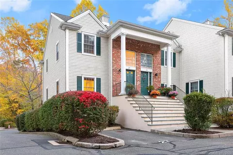 570 Danbury Rd #27, Ridgefield, CT 06877