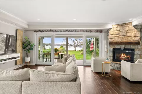 334 Weed Ave, Stamford, CT 06902