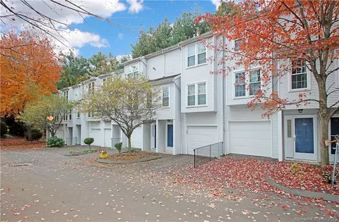 380 Hitchcock Rd #196, Waterbury, CT 06705