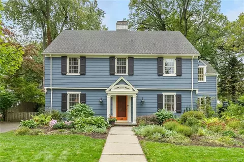 25 Bainbridge Rd, West Hartford, CT 06119