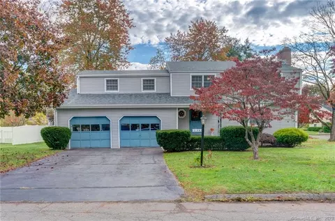 104 Brookdale Ave, Newington, CT 06111
