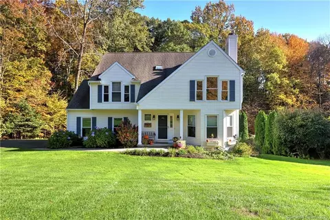 43 Timberwood Trl, Hamden, CT 06518
