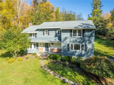 90 Beaver Brook Rd, Ridgefield, CT 06877