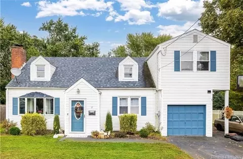 17 White Dr, Hamden, CT 06514