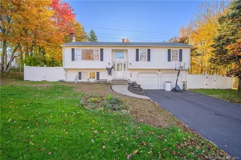 89 Shaw Farm Rd, Watertown, CT 06779