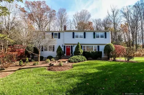 23 Taunton Ridge Rd, Newtown, CT 06470