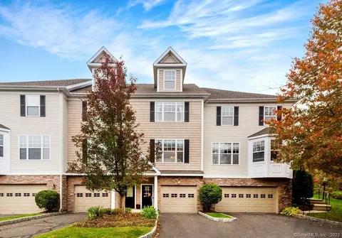 110 Woodcrest Ln, Danbury, CT 06810