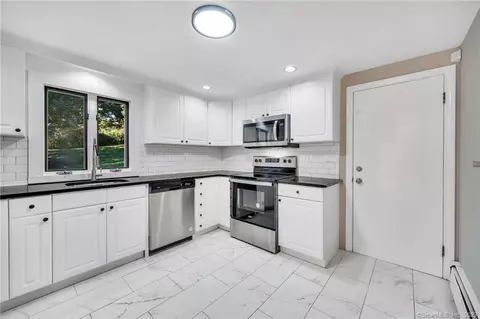 149 Jennifer Rd, Hamden, CT 06514