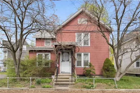 29 Tolles Sq, Naugatuck, CT 06770
