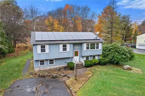 242 Bemis St, Plymouth, CT 06786