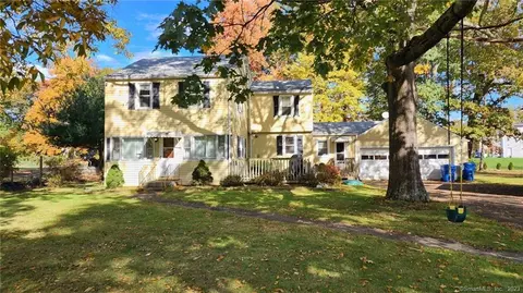 683 Plainville Ave, Farmington, CT 06032