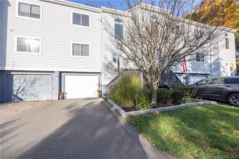 7 Hunters Run #7, Cromwell, CT 06416