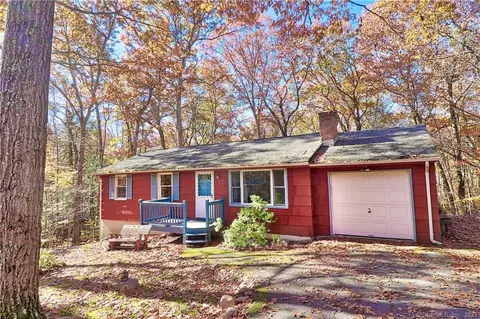 4 Oakwood Dr, Harwinton, CT 06791