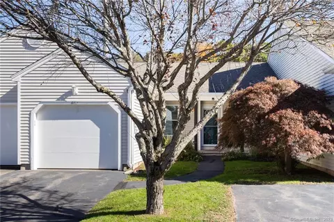 663 Ledgeview Ct, Southington, CT 06489