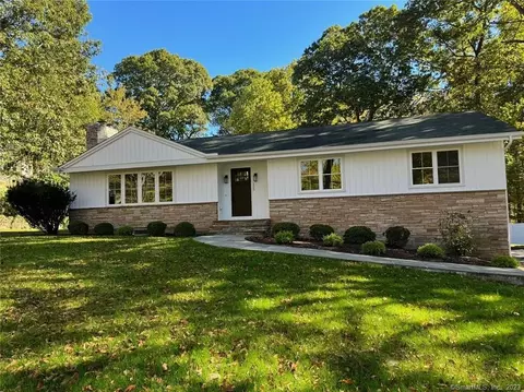 155 Blackhouse Rd, Trumbull, CT 06611