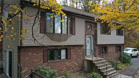 607 Toll Gate Rd, Berlin, CT 06037