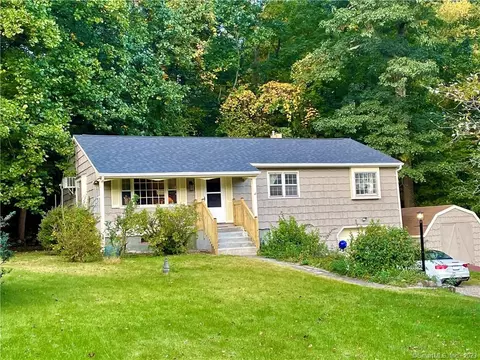 24 Dexter Dr, Shelton, CT 06484