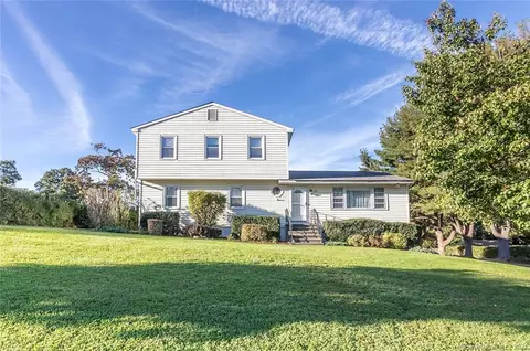 33 Camelot Dr, Monroe, CT 06468