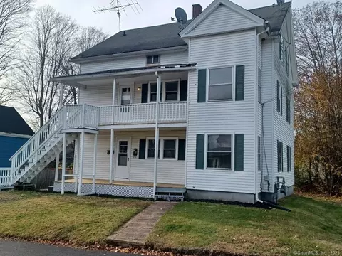 14 Daniels St, Putnam, CT 06260