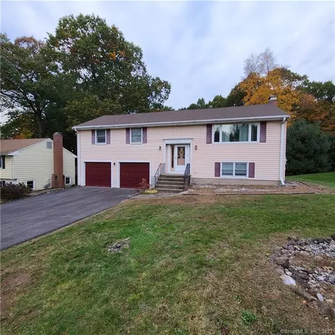 293 Cedarwood Ln, Newington, CT 06111