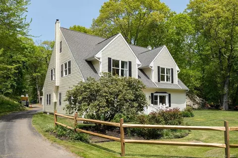 69 Leetes Island Rd, Guilford, CT 06437