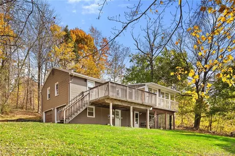 175 W Chippens Hill Rd, Burlington, CT 06013