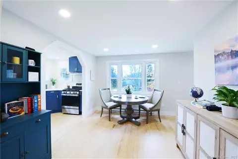 1 S Shore Dr, Harwinton, CT 06791