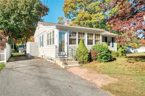 41 Center Beach Ave, Old Lyme, CT 06371