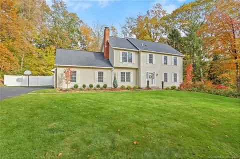 34 Rita Dr, New Fairfield, CT 06812