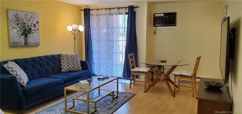 38 N Main St #31, West Hartford, CT 06107