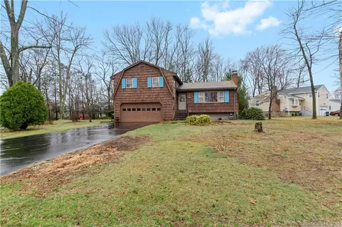 28 Kennedy Rd, East Hartford, CT 06118