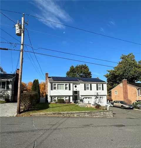 196 Horseshoe Dr, Waterbury, CT 06706