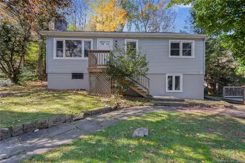 19 Sylvan Dr, Ridgefield, CT 06877