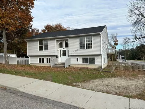 9 Bolivia St, Windham, CT 06226