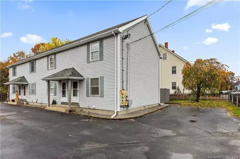 30 Aldrich Ave #30, Moosup, CT 06354