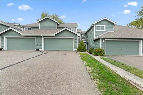 16 Spyglass Cir #16, Groton, CT 06340