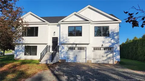 98 Westfield St, Middletown, CT 06457