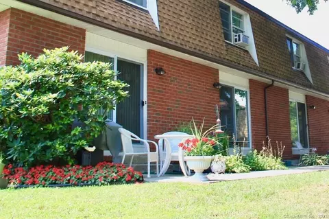 35 Russell St #25, Griswold, CT 06351