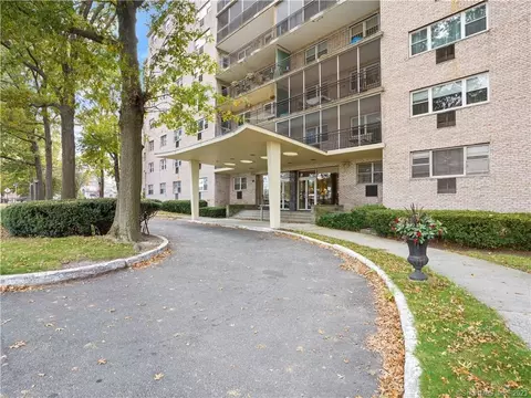25 Cartright St #4C, Bridgeport, CT 06604