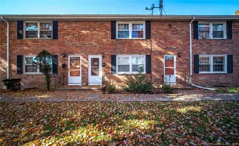 114 S Washington St #23, Plainville, CT 06062