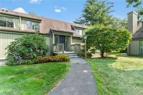 34 Heritage Vlg #D, Southbury, CT 06488