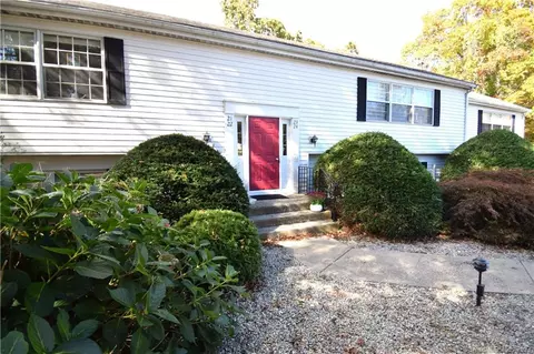 24 Brantwood Dr #24, Madison, CT 06443