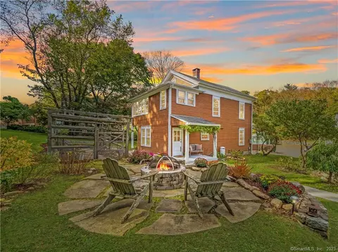 32 W Church St, Wilton, CT 06897