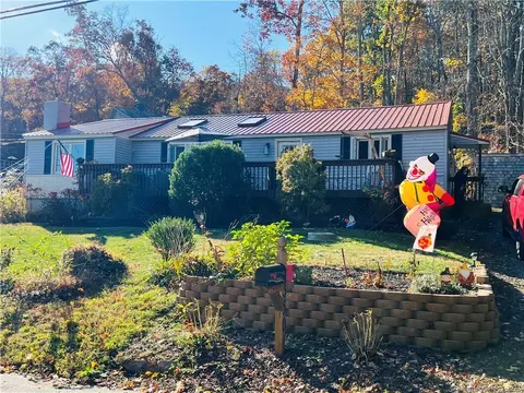 350 Pond Hill Rd, Moosup, CT 06354