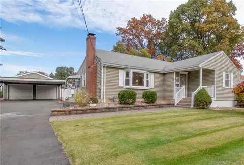 30 Woodmere Rd, Newington, CT 06111