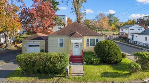 128 Canton St, West Haven, CT 06516
