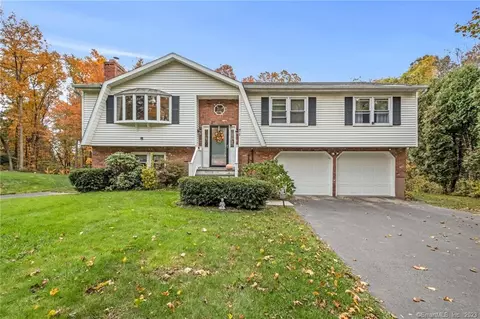 71 Oak Dr, Watertown, CT 06795
