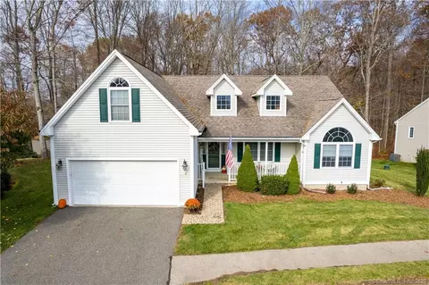 9 North Holw, East Hampton, CT 06424
