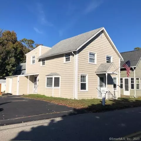 10 South St, East Lyme, CT 06357
