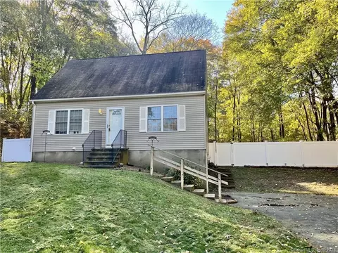 104 Forest St, Norwich, CT 06360